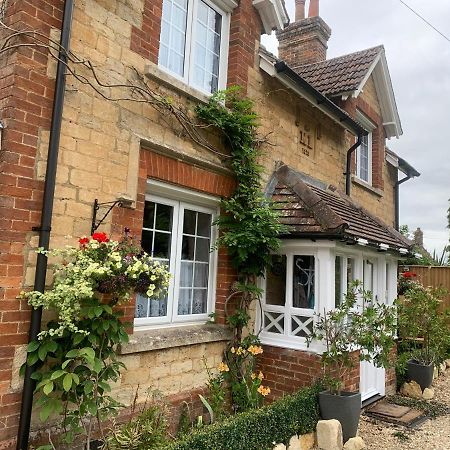 Sunshine Cottage Studley  Exterior foto