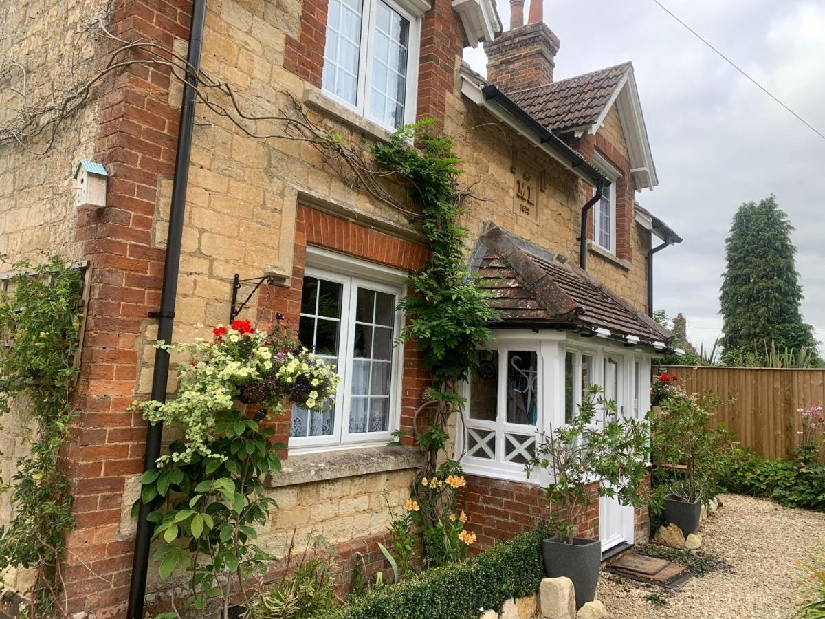 Sunshine Cottage Studley  Exterior foto